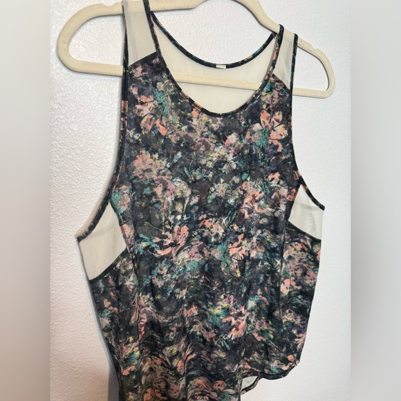 Lululemon Sculpt Tank II Floral P2P 18” - Picture 3 of 5